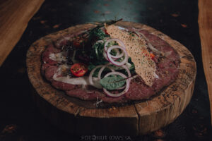 Carpaccio z polędwicy jelenia